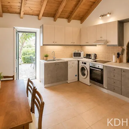 فيلة Private Demetra 1768 With Pool - Close To
