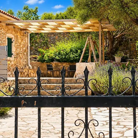 Private Demetra 1768 With Pool - Close To فيلة فيسكاردو