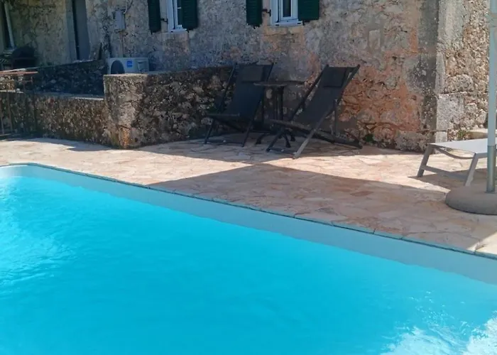 Private Demetra 1768 With Pool - Close To