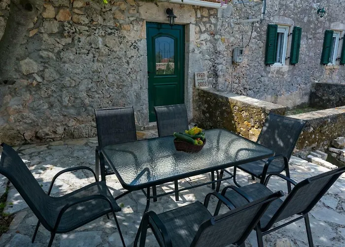 Private Demetra 1768 With Pool - Close To