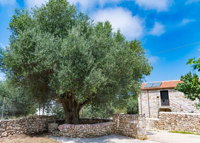 Private Demetra 1768 With Pool - Close To